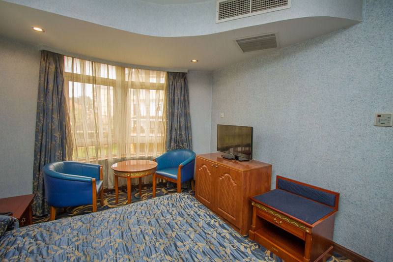 City Royal Resort Hotel Kyambogo  Exterior photo