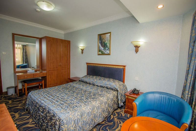 City Royal Resort Hotel Kyambogo  Exterior photo