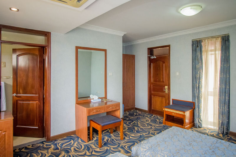 City Royal Resort Hotel Kyambogo  Exterior photo