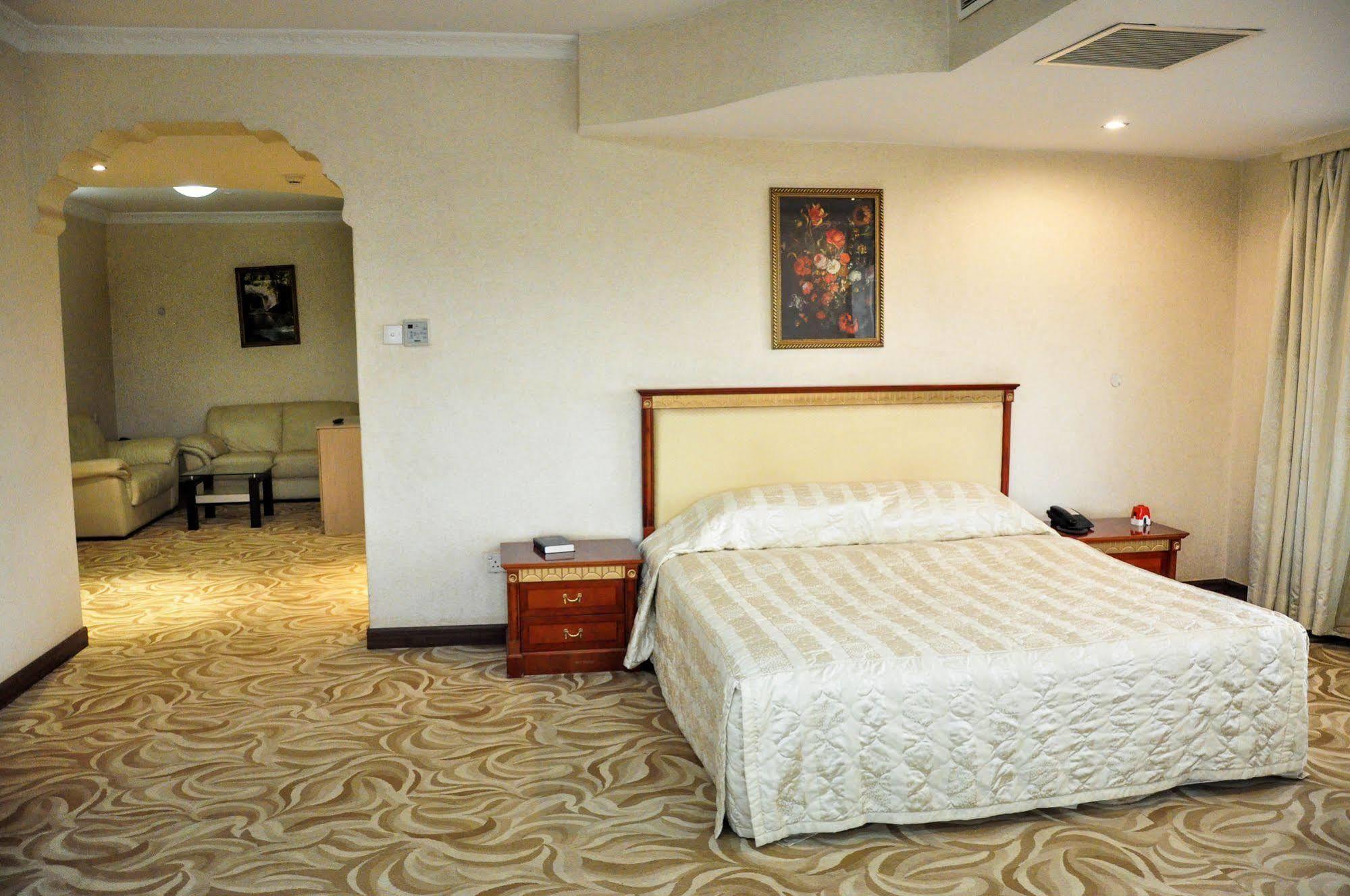 City Royal Resort Hotel Kyambogo  Exterior photo