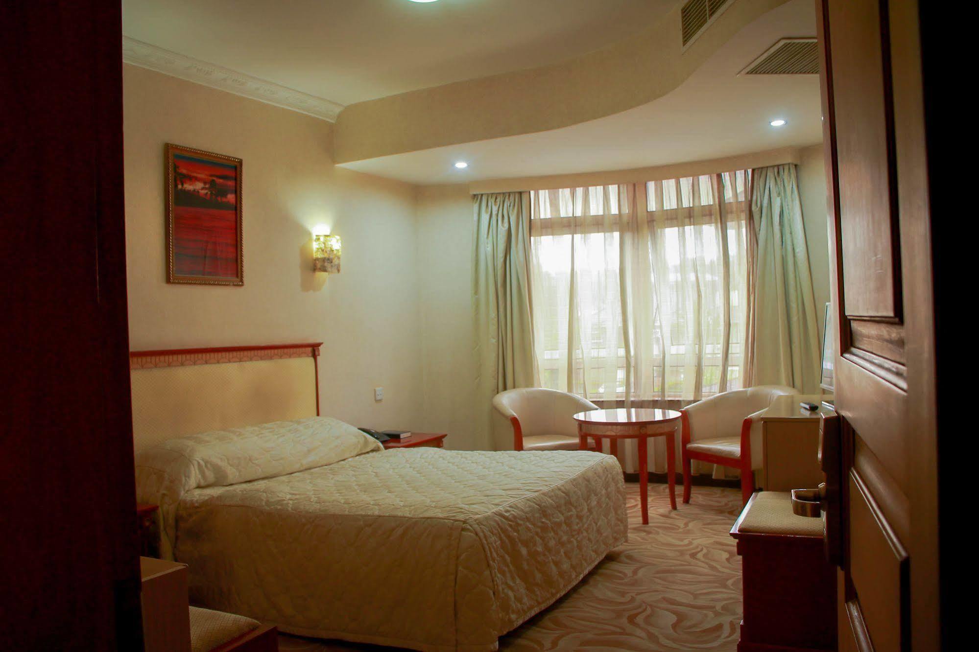 City Royal Resort Hotel Kyambogo  Exterior photo