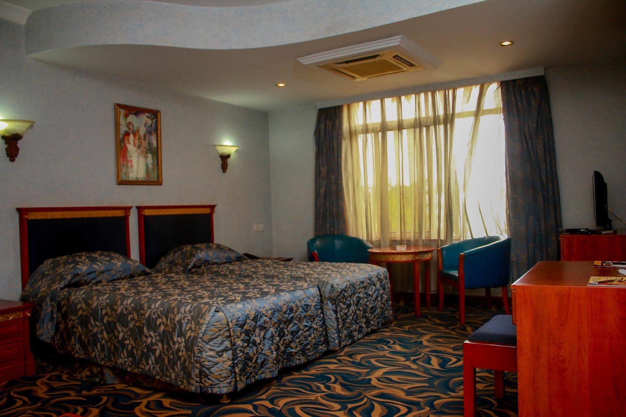 City Royal Resort Hotel Kyambogo  Exterior photo