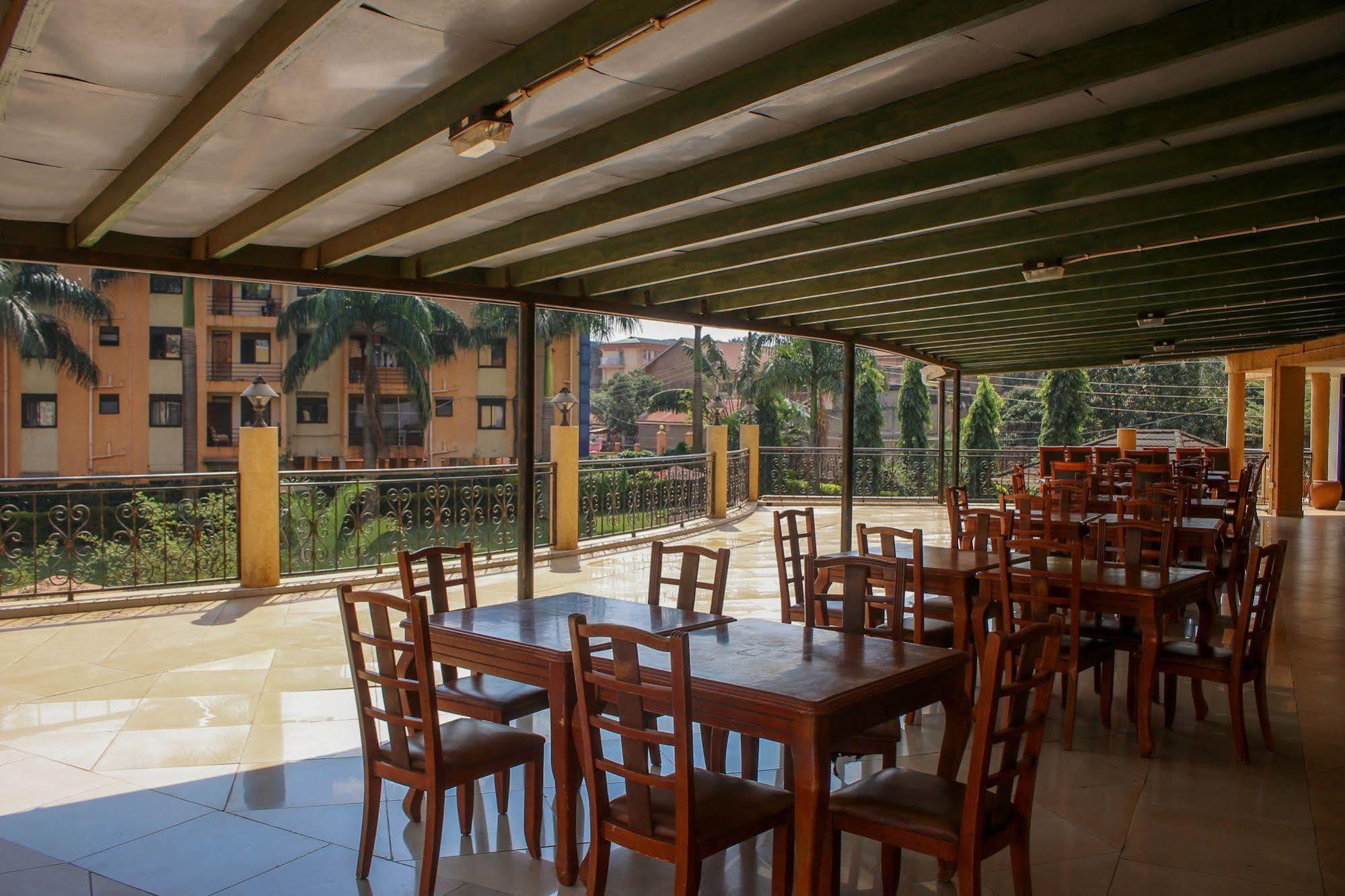 City Royal Resort Hotel Kyambogo  Exterior photo